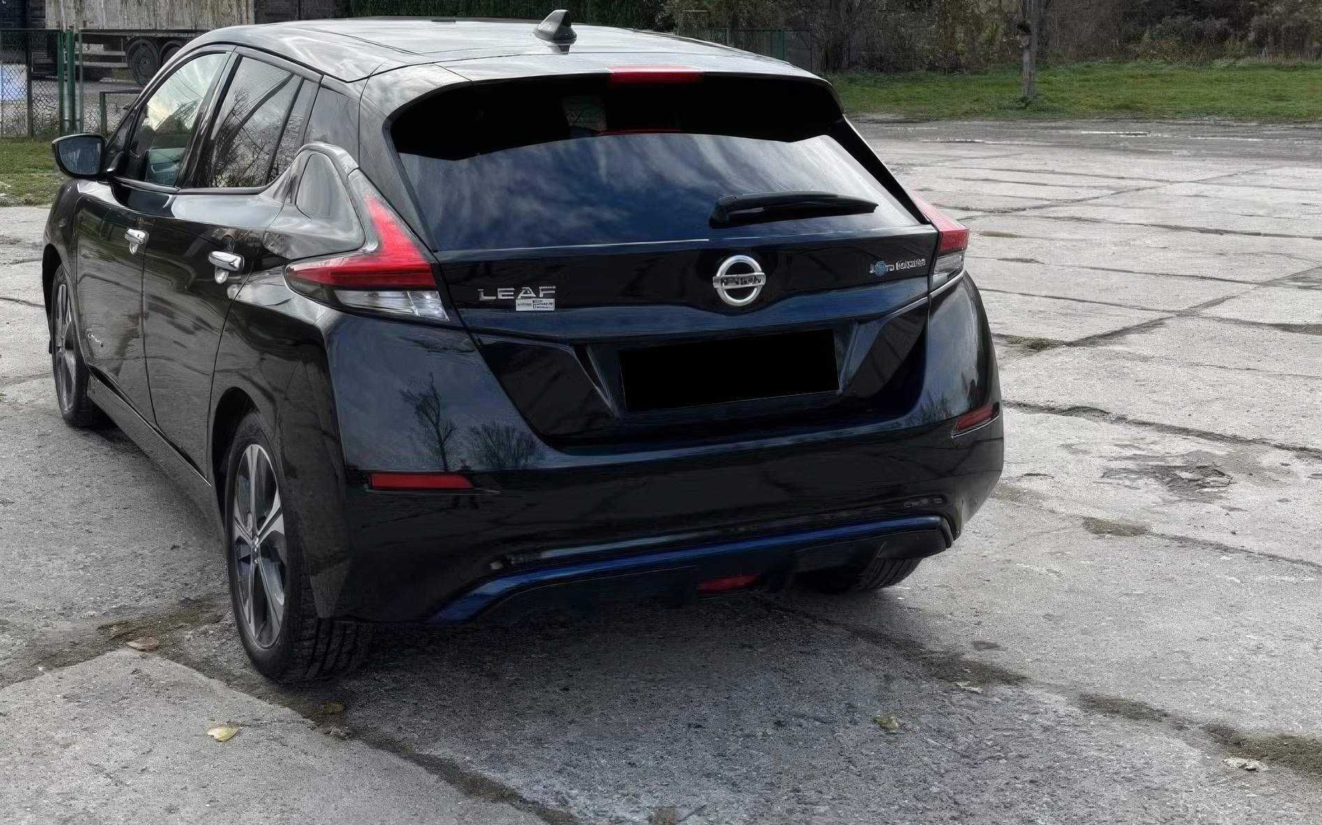 Nissan Leaf  2021