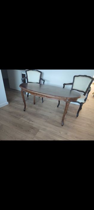 Stylowy Stolik z krzesłami do renowacji