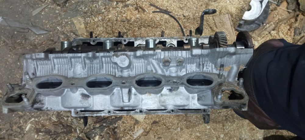 Головка блоку циліндра на Toyota Land Cruiser 4.7