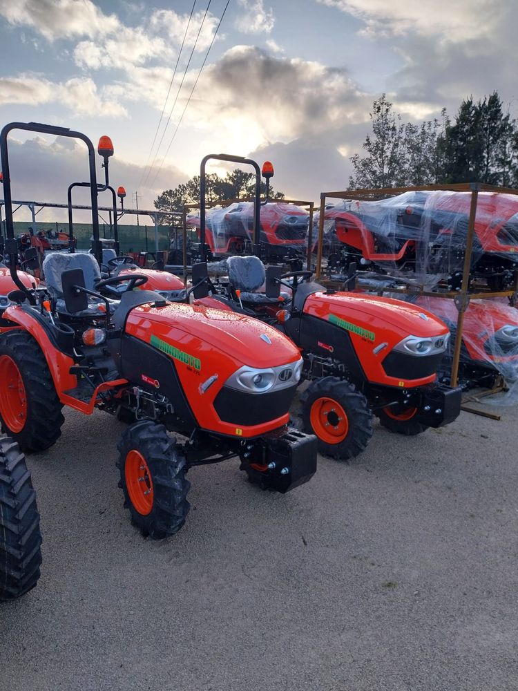Trator Hinomoto HM 275 NOVO com matricula