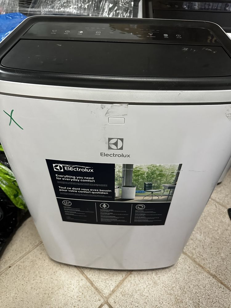 Electrolux EXP34U338CW мобільний кондиціонер та осушувач 2в1