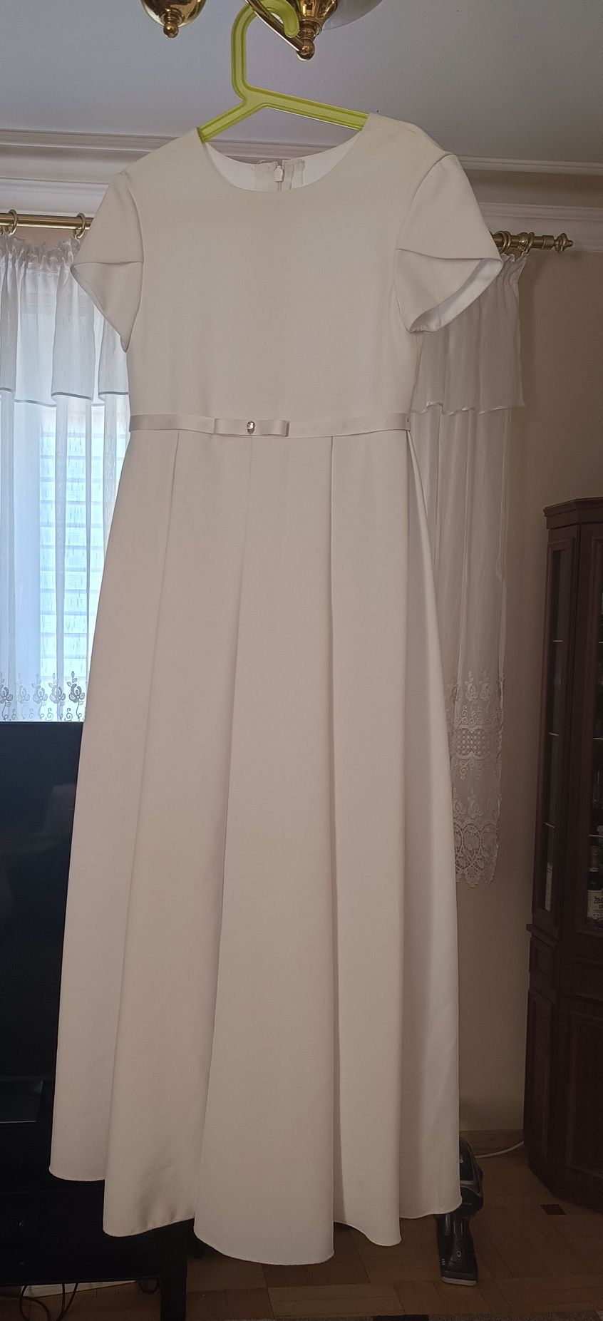 Zestaw komunijny r 140 Emmie Mariage sukienka, halka i wianek