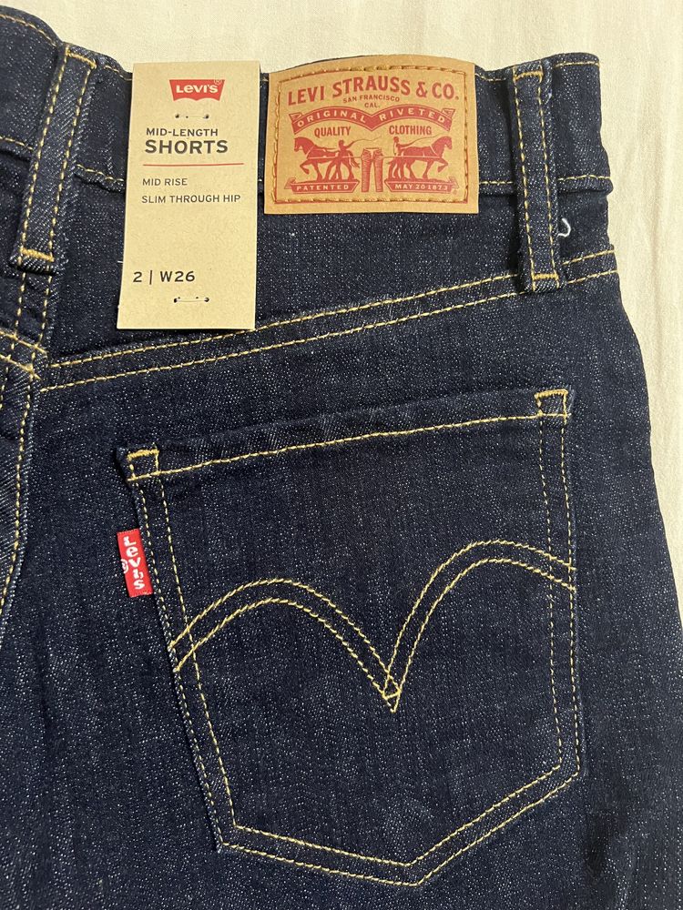 Джинсовые шорты Levi’s оригинал р 26 тянутся