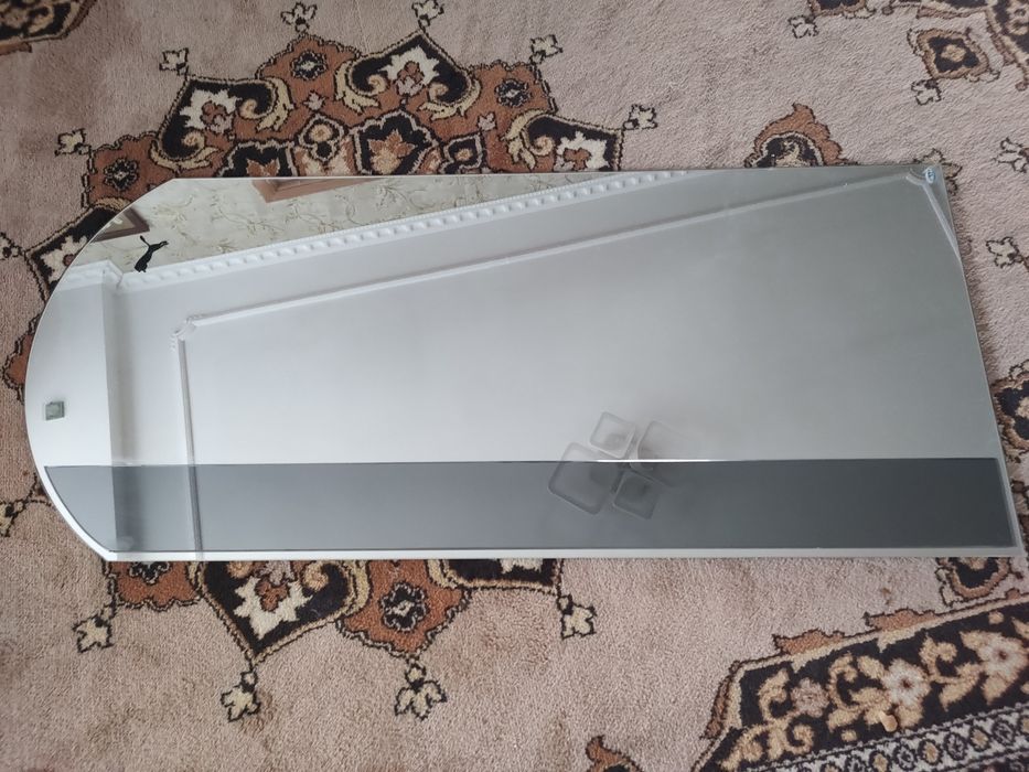 Дзеркало для вітальні