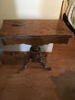 Mesa antiga em madeira