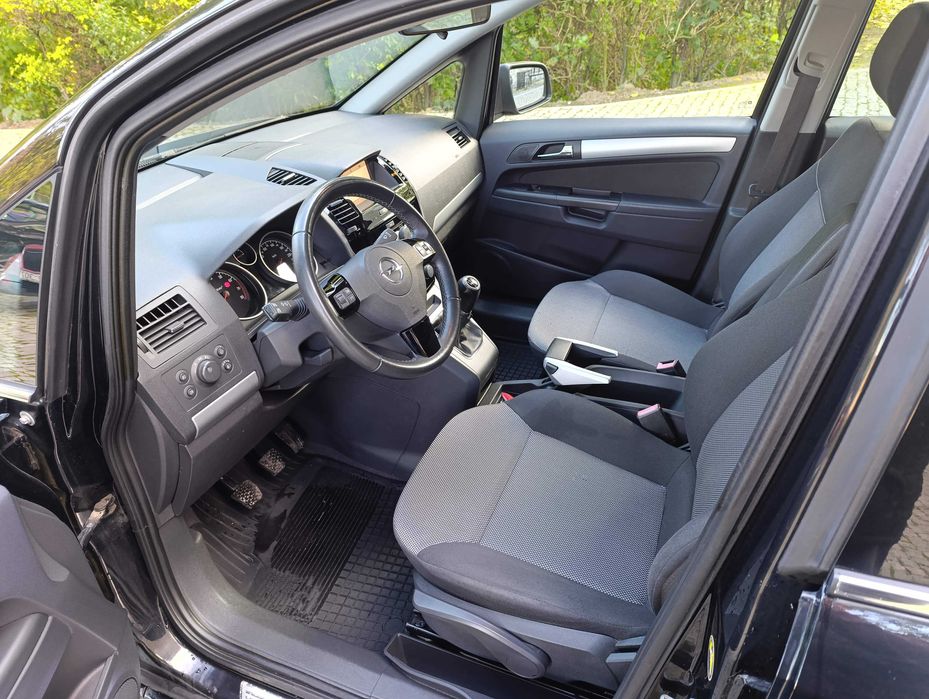 Opel Zafira 1.8 Benzyna Zadbany Bezwypadkowy w Bardzo Dobrym Stanie