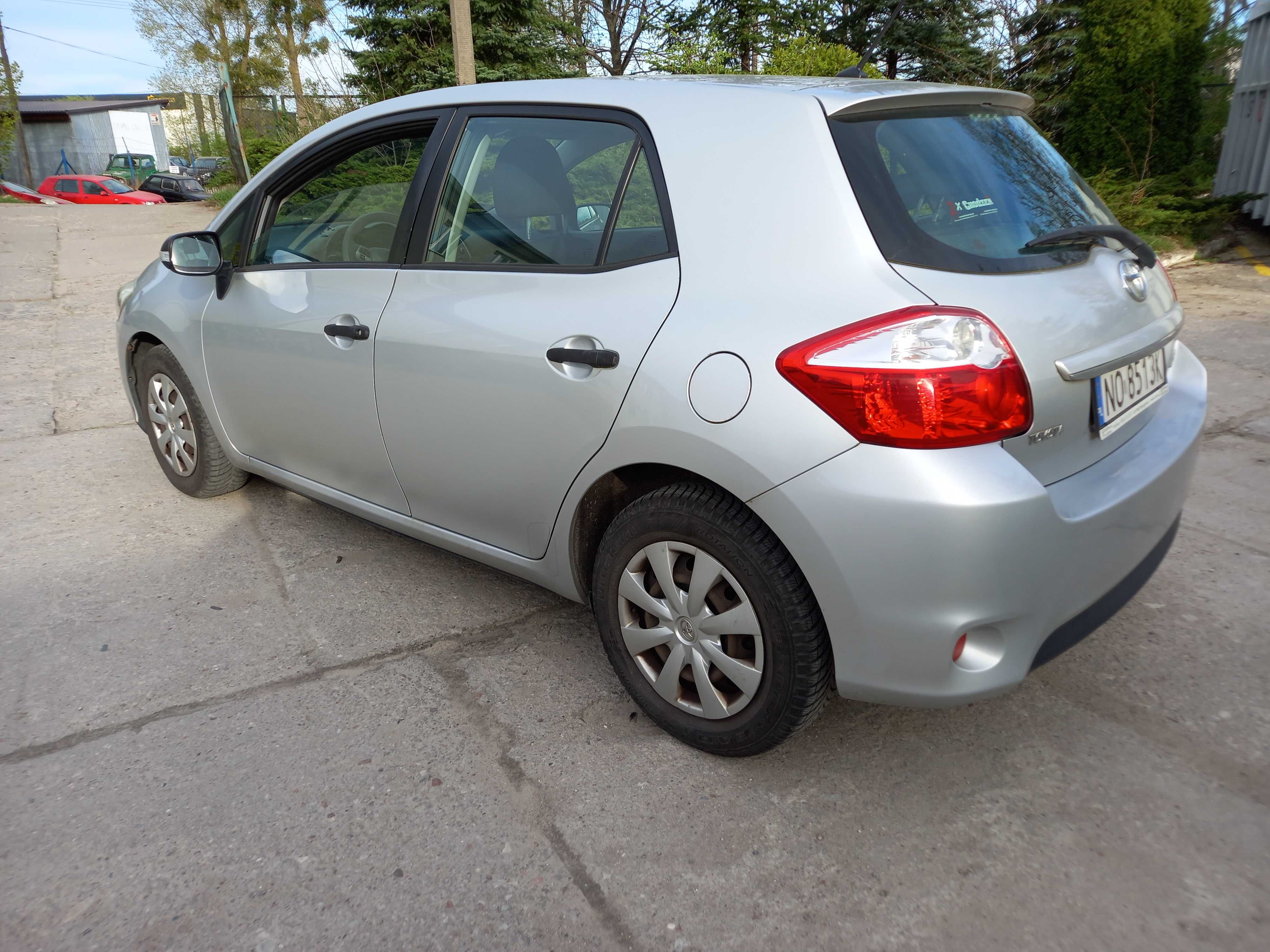 Toyota Auris 10r. Benzyna, Klima, Mały Przebieg