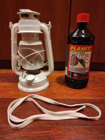 Lampa naftowa 24cm Metrox biała + olej do lamp Flamit + knot