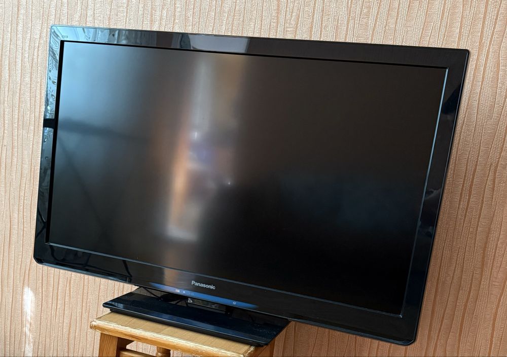 Телевізор Panasonic TX-LR37U3
