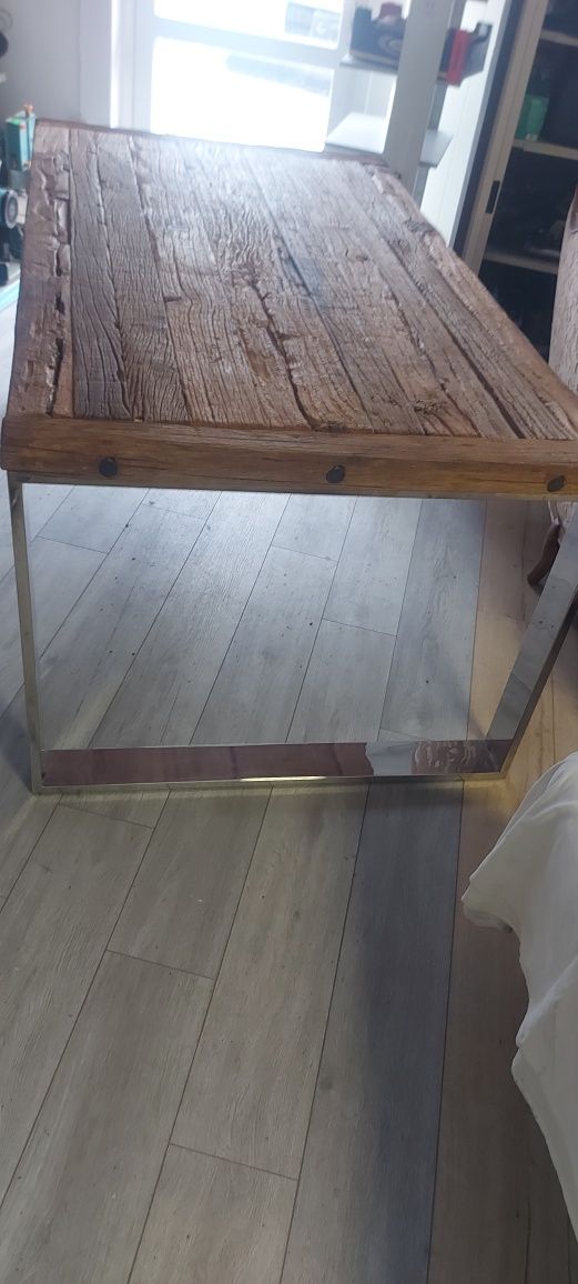 designerski teakowy stół z drewna ze starych łodzi