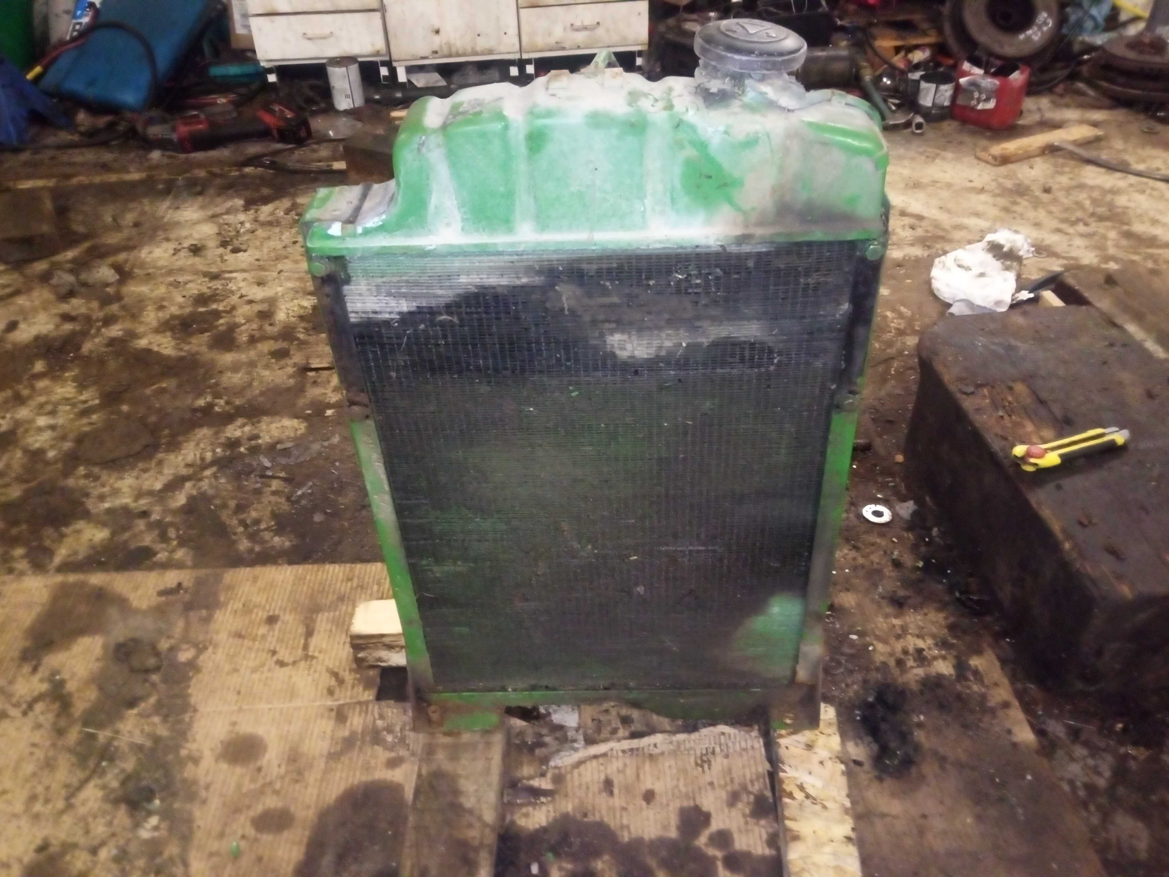 John Deere 3040 i 3140 chłodnica radiator cieczy wody 3640 i 3050