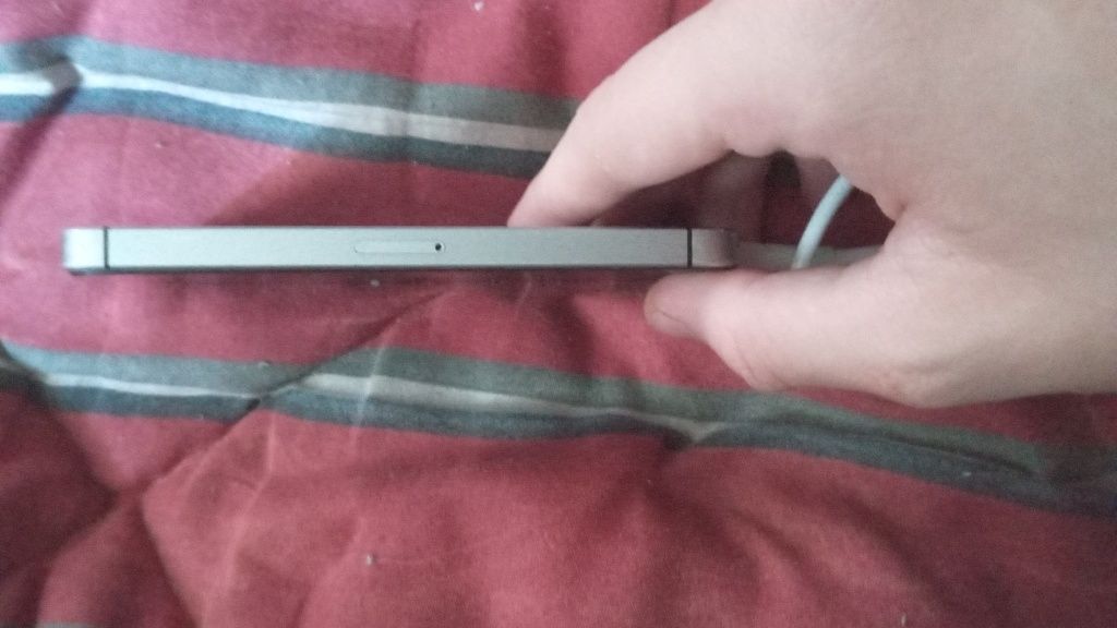 IPhone SE 2016 l