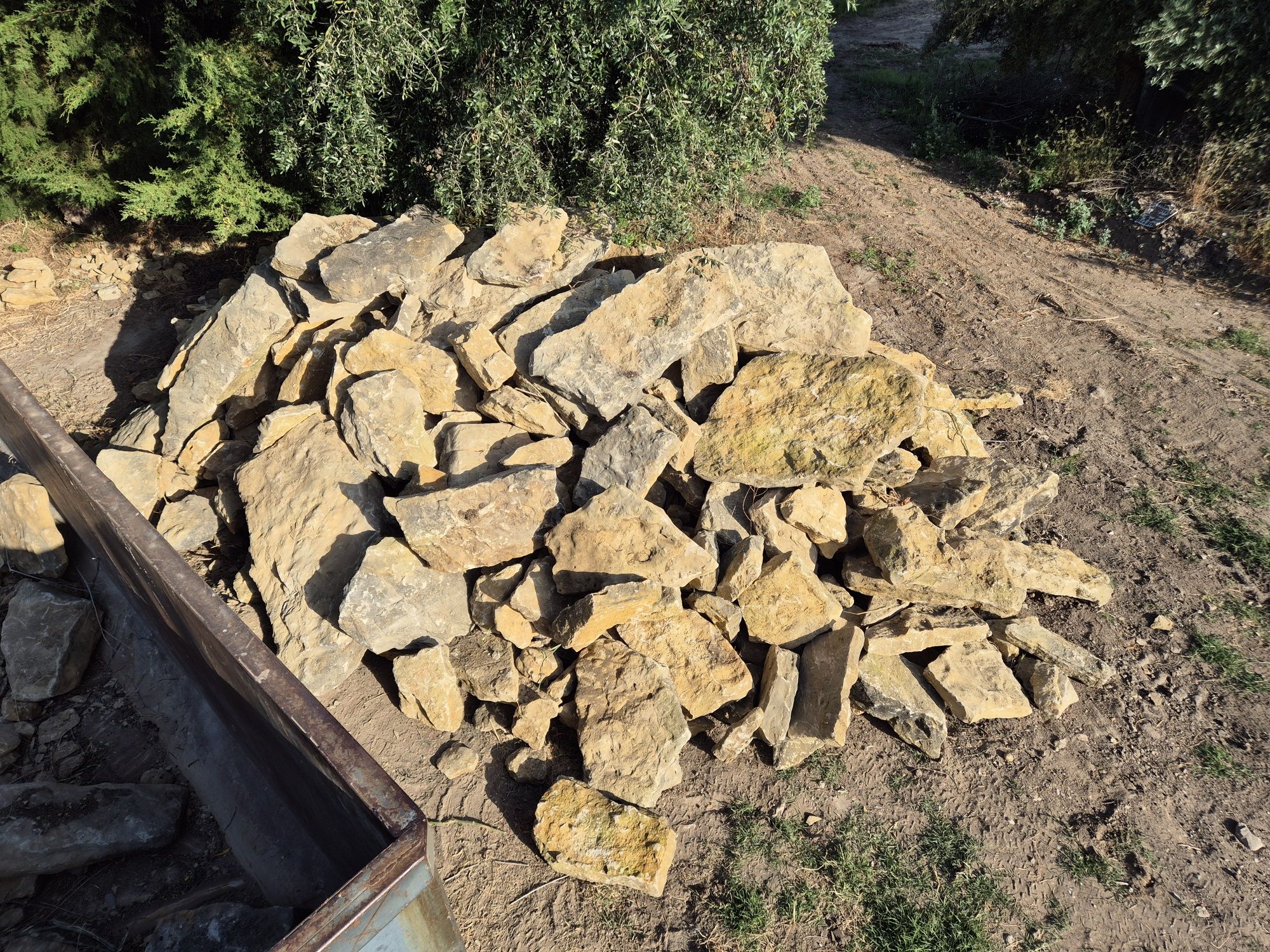 Vendo lages/pedra para obras jardim