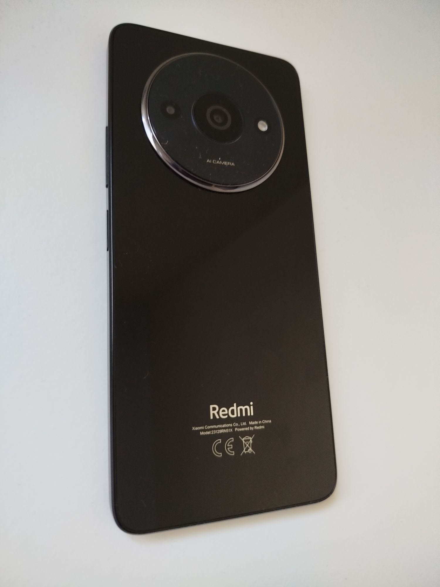 2 Telemóveis - Xiaomi A3 e Motorola e14