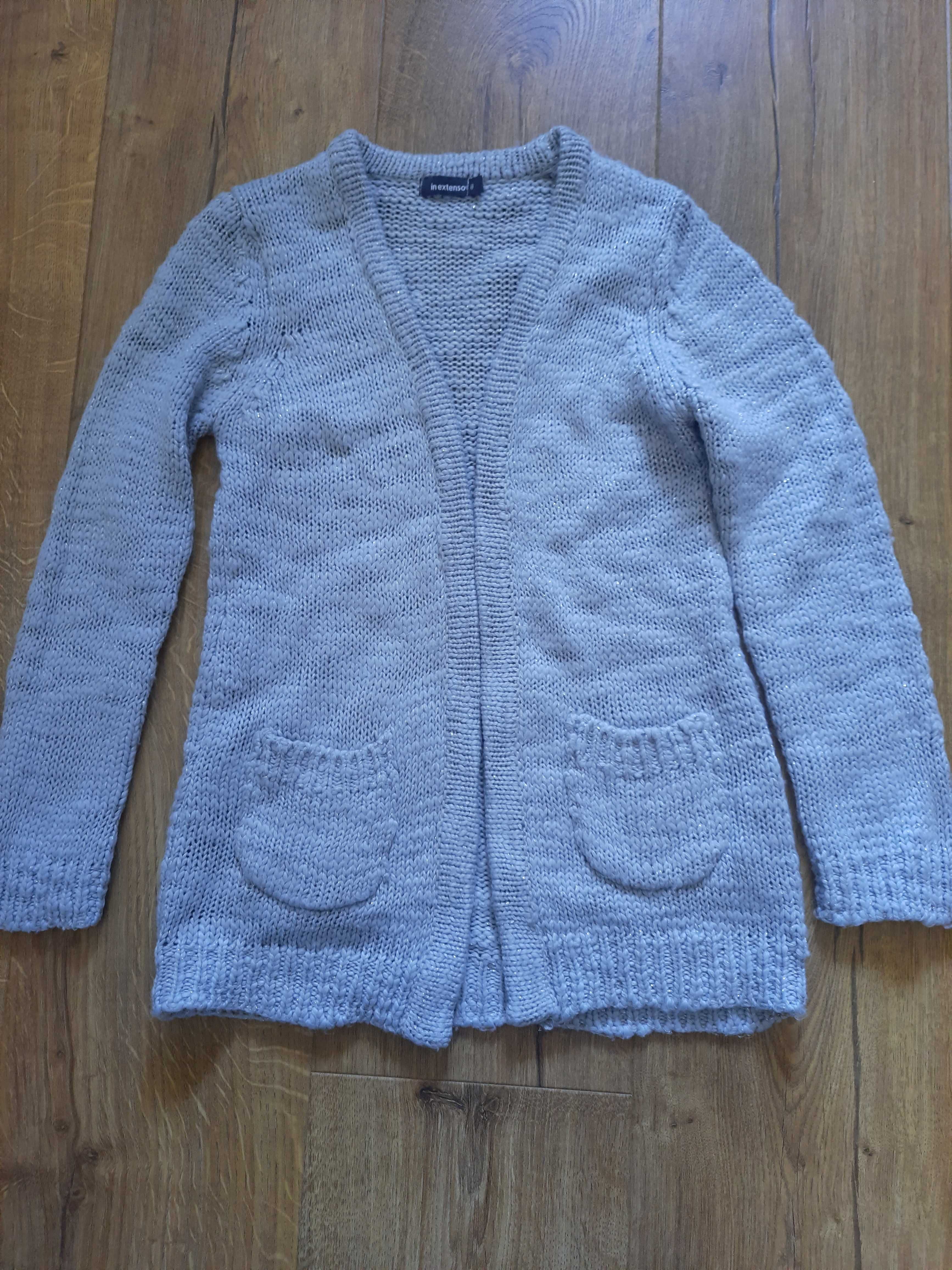 Sweterek dla dziewczynki. Rozmiar 128