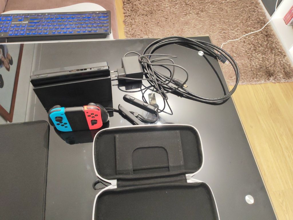 Nintendo Switch 1, com acessorios