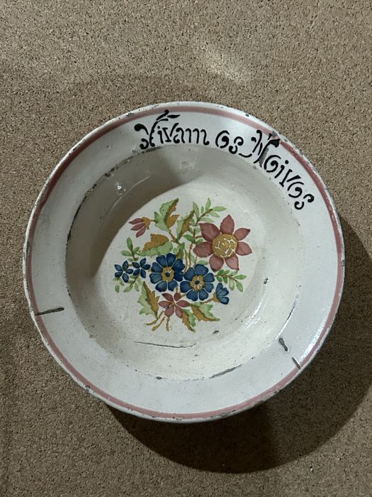 Prato falante “ vivam os noivos “ disponivel para  entrega