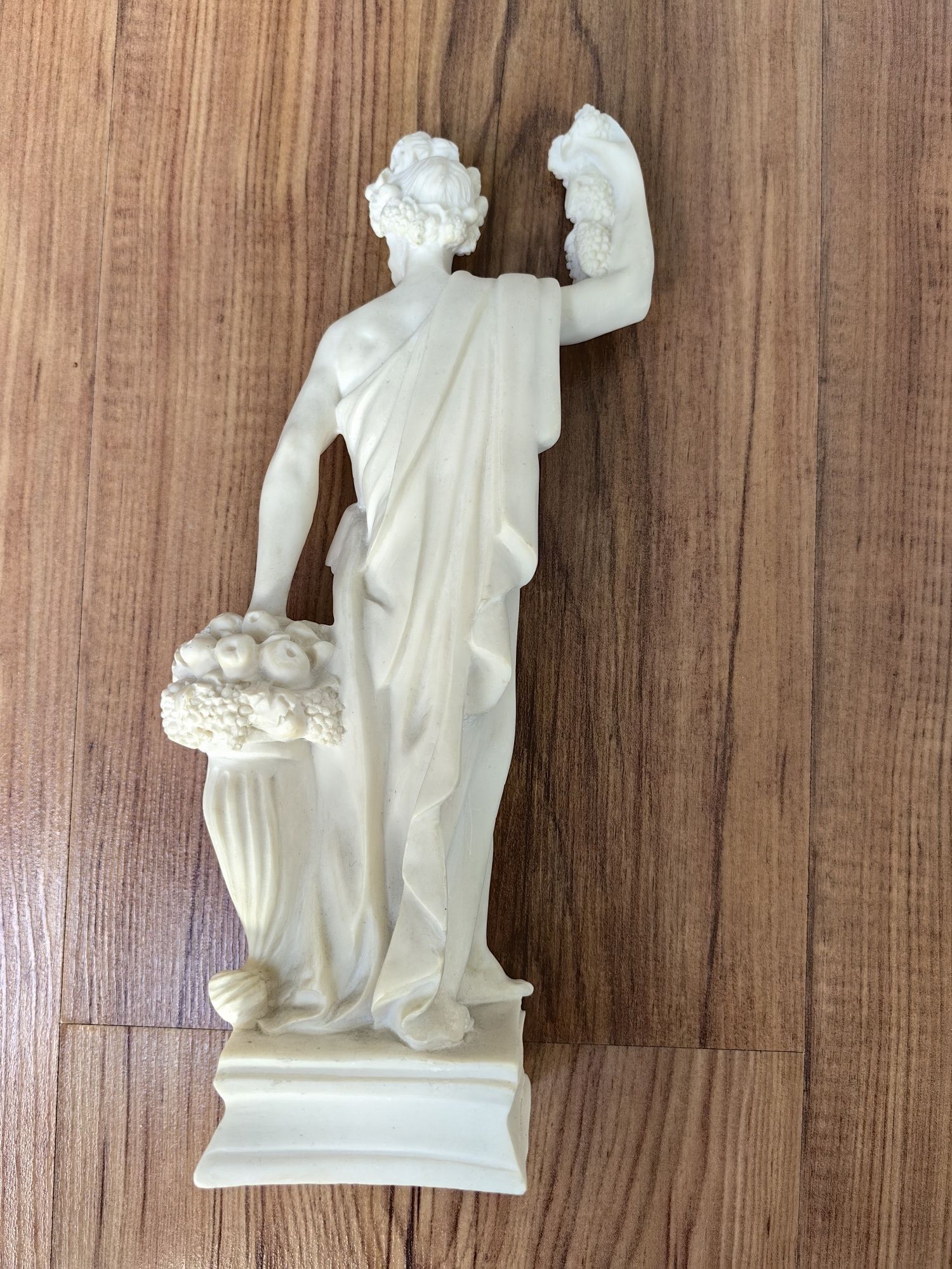 Figurka bóg grecki Dionizos z alabastru