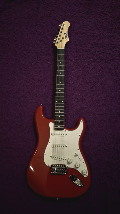 Zestaw gitarowy – gitara elektryczna MAX Music; wzmacniacz; pokrowiec