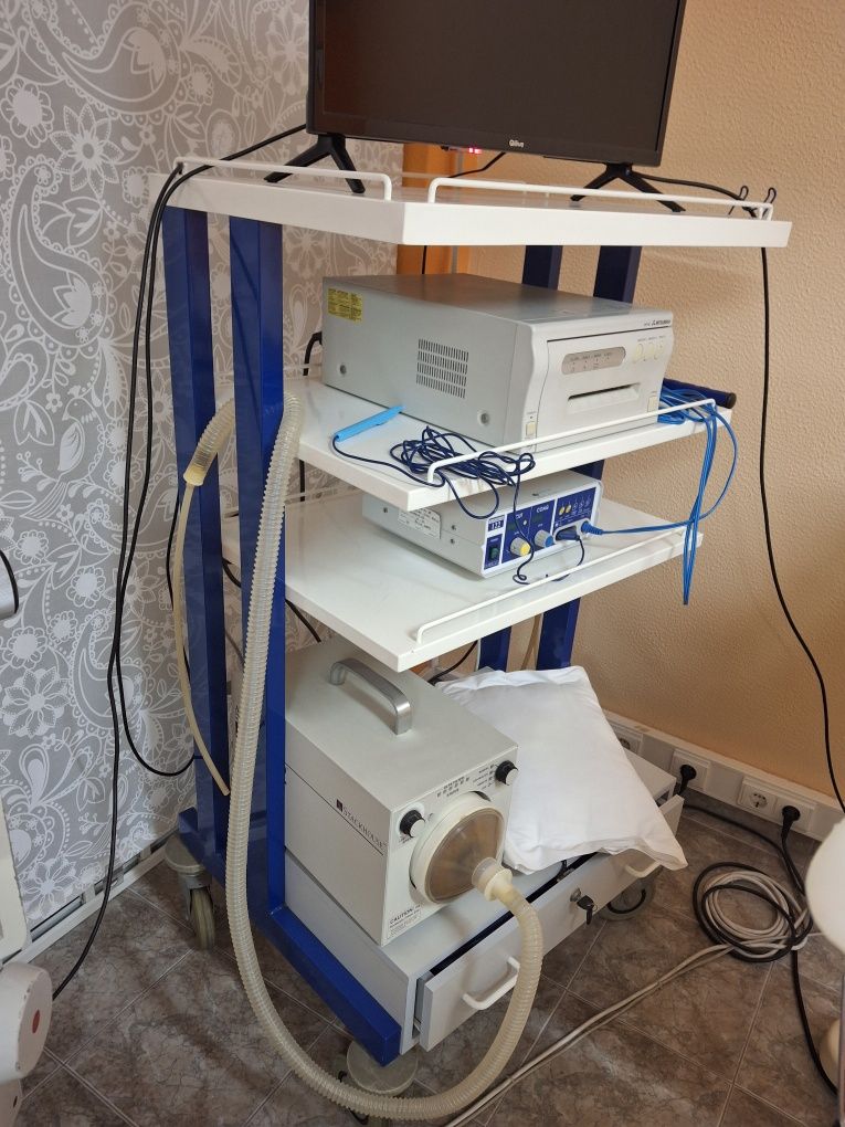 Equipamento com prateleiras
