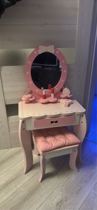 Toaletka dla dziewczynki