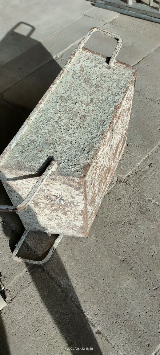 Kalfas na zaprawe cement pojemnik