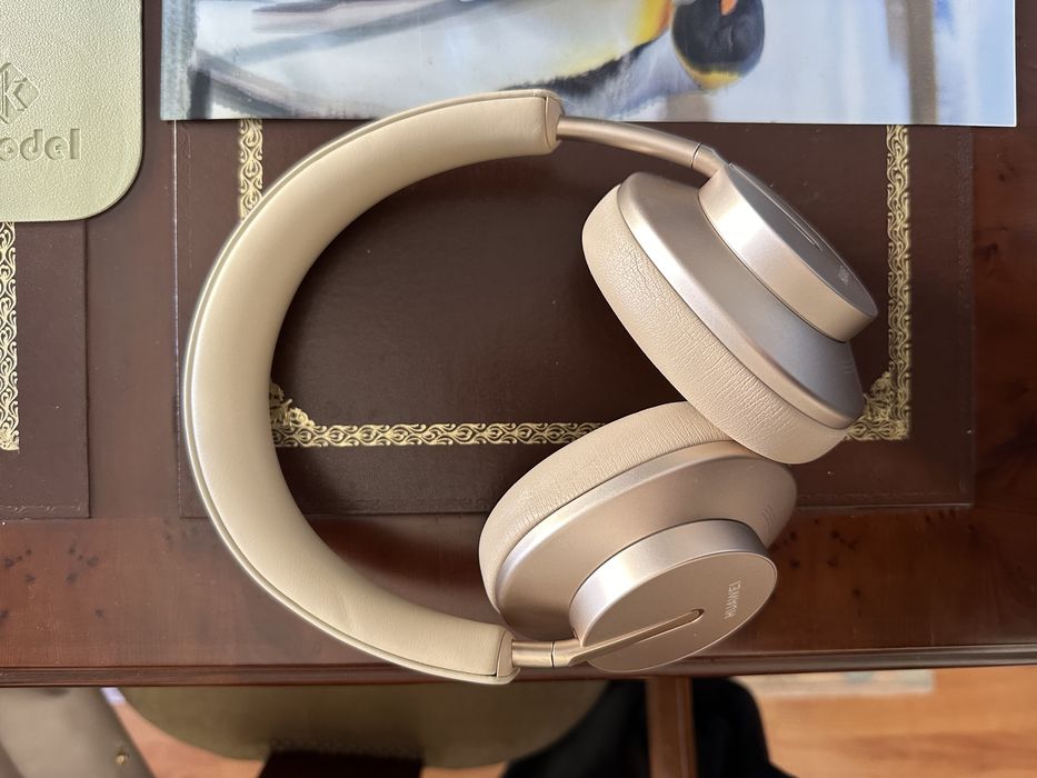 Headphones Huawei gold