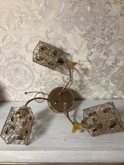 Люстра на 3 цоколі