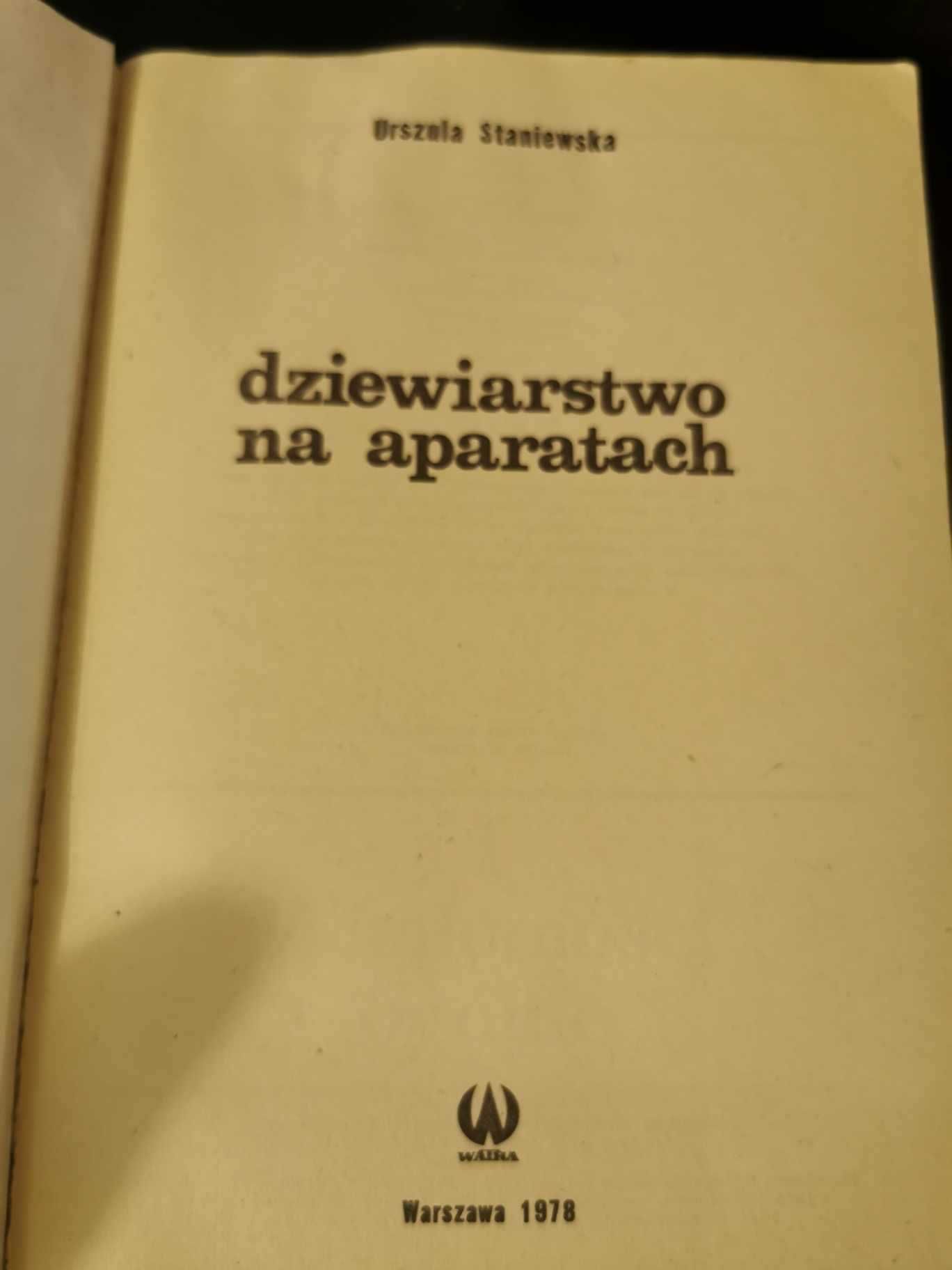 Dziewiarstwo w aparatach - Urszula Staniewska