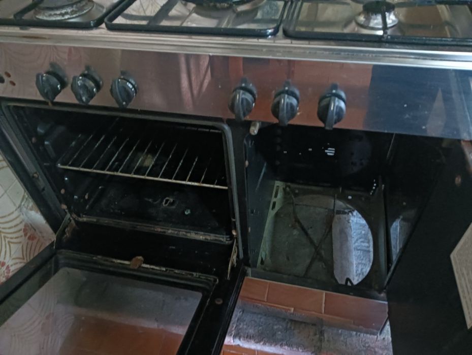 Fogão inox, algum uso mas em bom estado