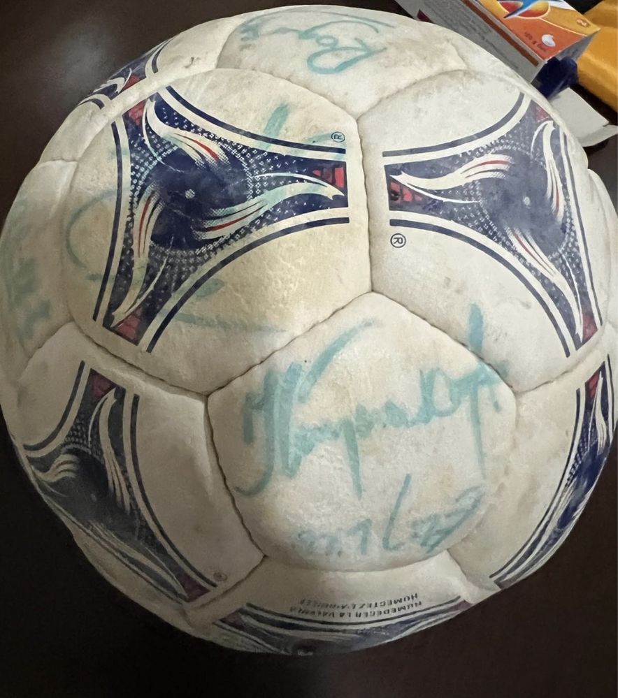 Bola autografada jogadores FCP 1999