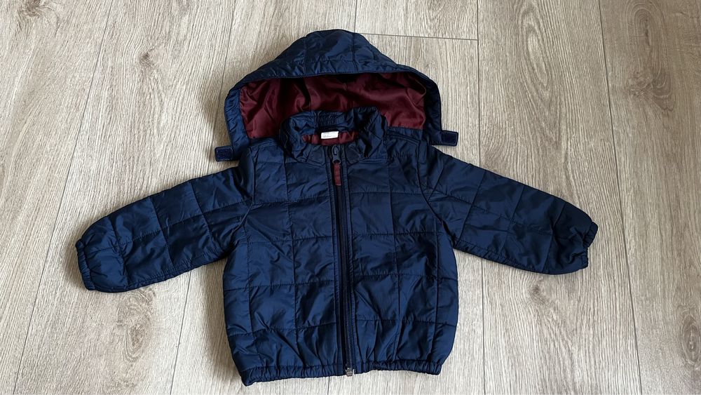 Kurtka wiosenna z kapturem.