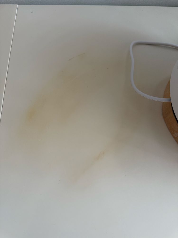 Komoda Ikea na drewnianych nóżkach