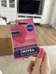 Nivea caring beauty p omadka do ust i policzków 3w1 pink