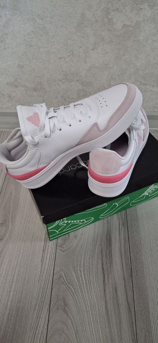 Стокові оригінальні кросівки