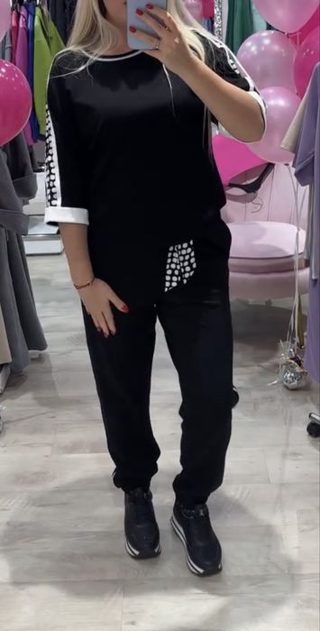 Трикотажний костюм чорного кольору