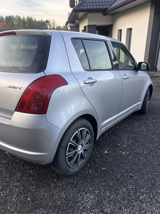 Suzuki Swift 1.3 benzyna 4 drzwi Małopolska