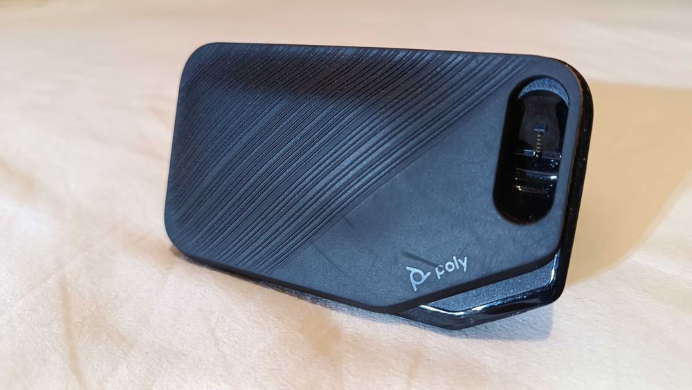 Зарядный кейс футляр для для Plantronics voyager 5200. Версия POLY