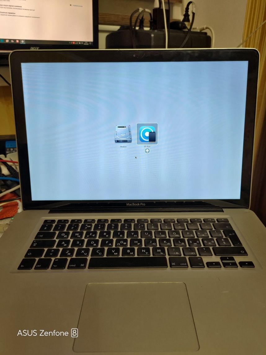 MacBook Pro 5.1 15.6" Intel P8600/Ram 4Gb/SSD 120Gb/HDD 500Gb/9600GT