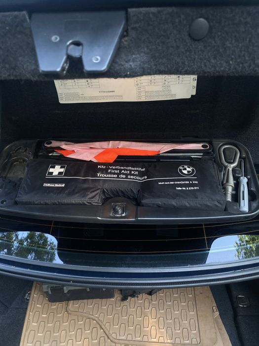 BMW e60 2.5 benz rest