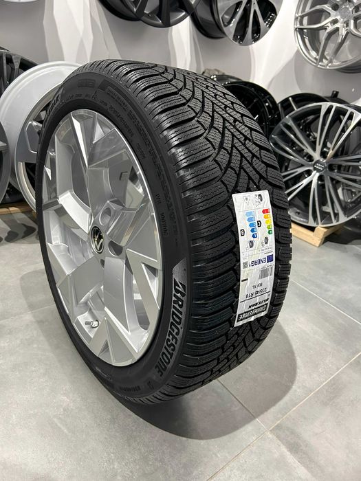 Oryginalne koła zimowe 18 5x112 VW Passat B8 B9 235/45R18 Bridgestone