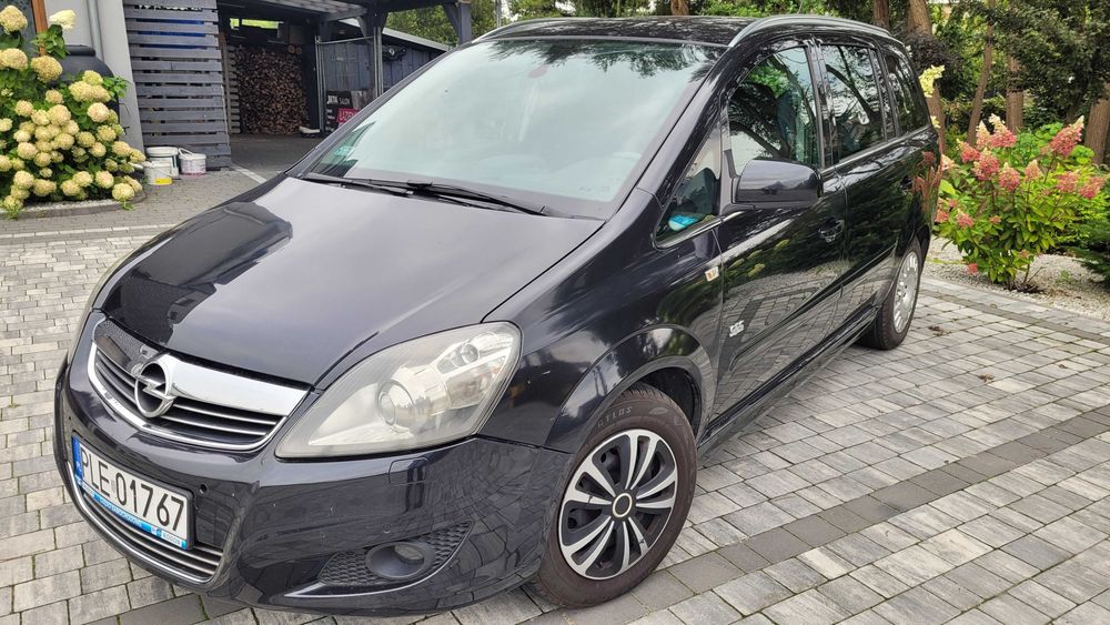 Opel Zafira 2012 1.8 B - Pilnie.