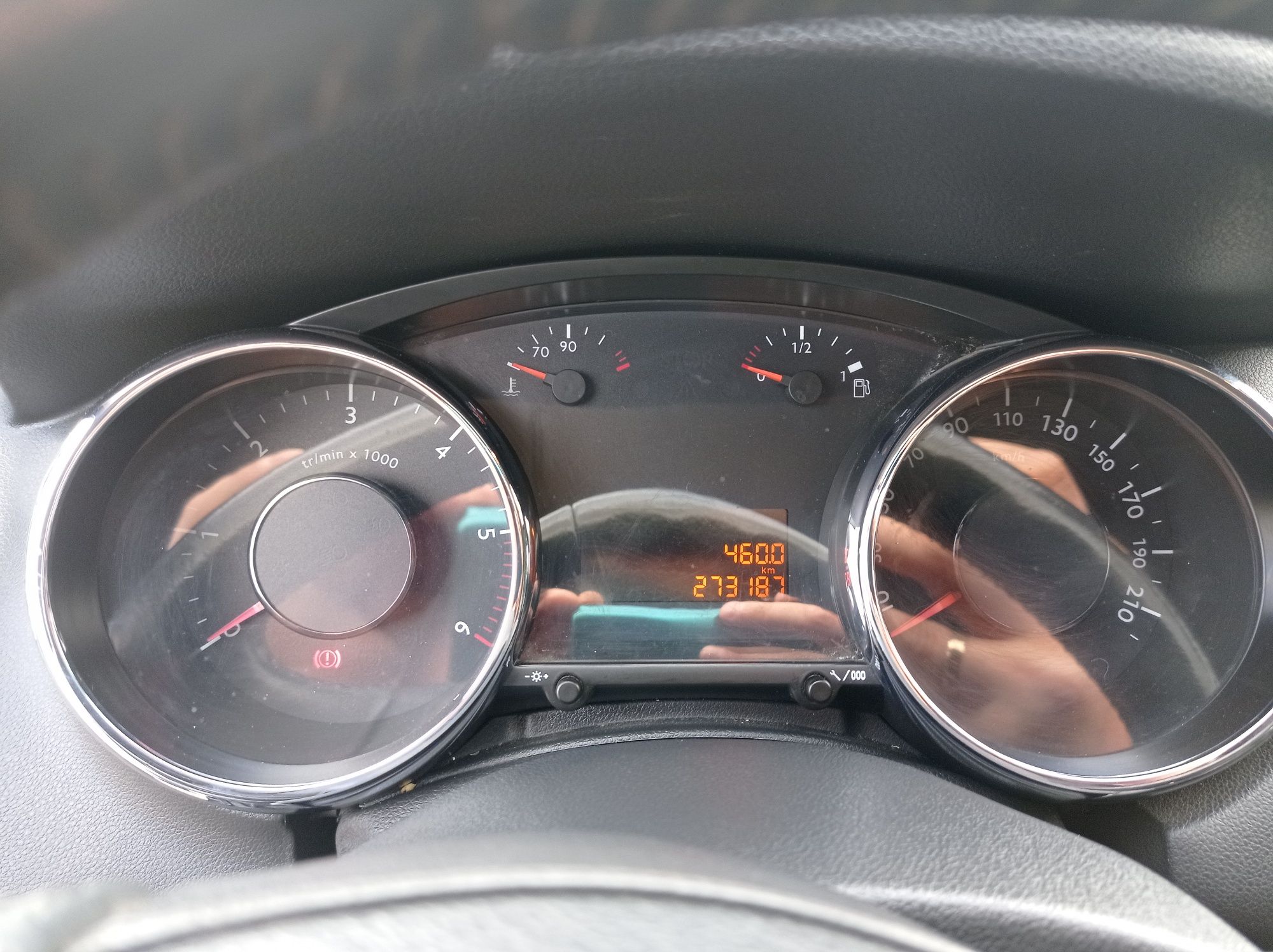 Продам Пежо 5008