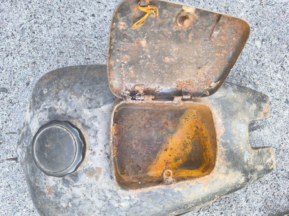 Продам баки крапелька на К750