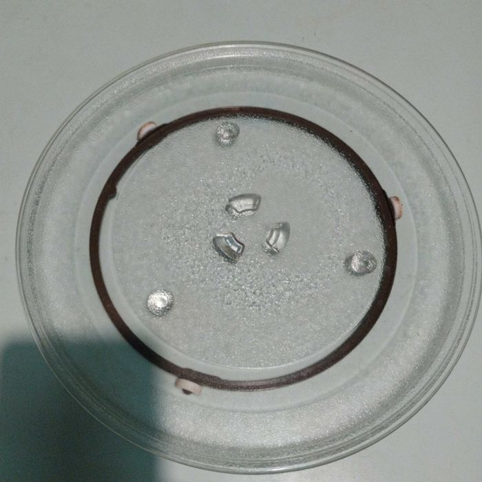 Тарелка для микроволновки.