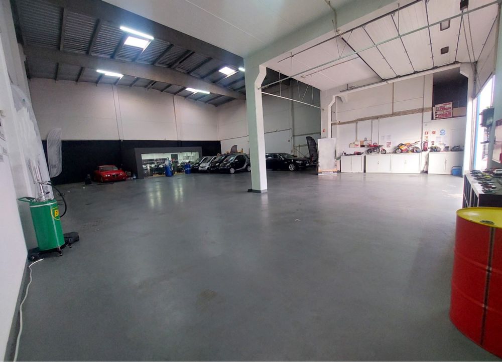 Armazém para arrendamento – 432m² – Linhó, Sintra