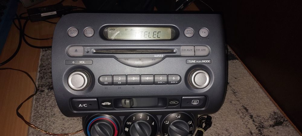 Naprawa Radio nawigacja  Toyota Corolla Honda Jazz  kodowanie Diagnost