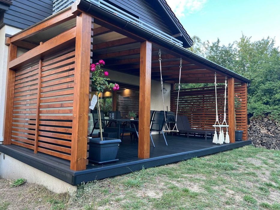 zadaszenie tarasu drewnianego poliwęglan taras ruchome deseczki