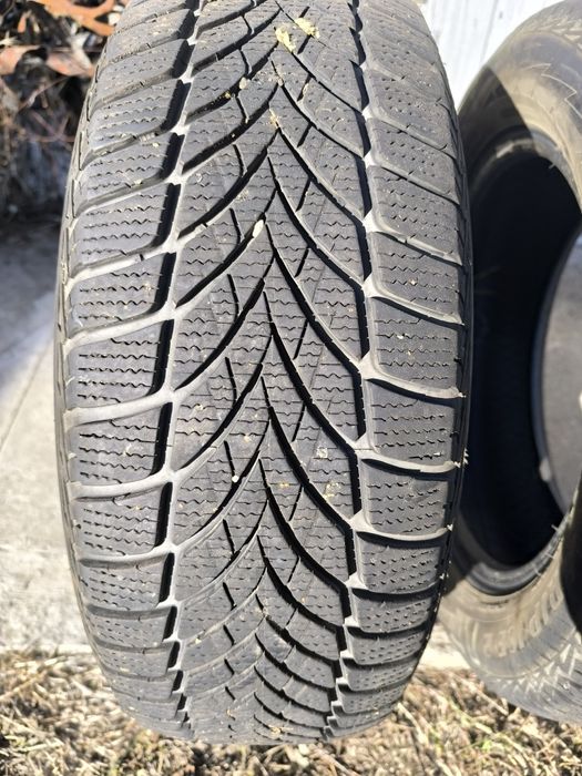 Продам зимнюю резину 195/60 R15