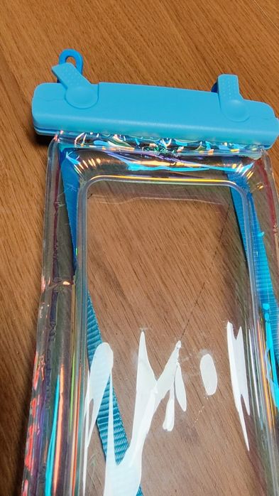 Etui wodoodporne na telefon